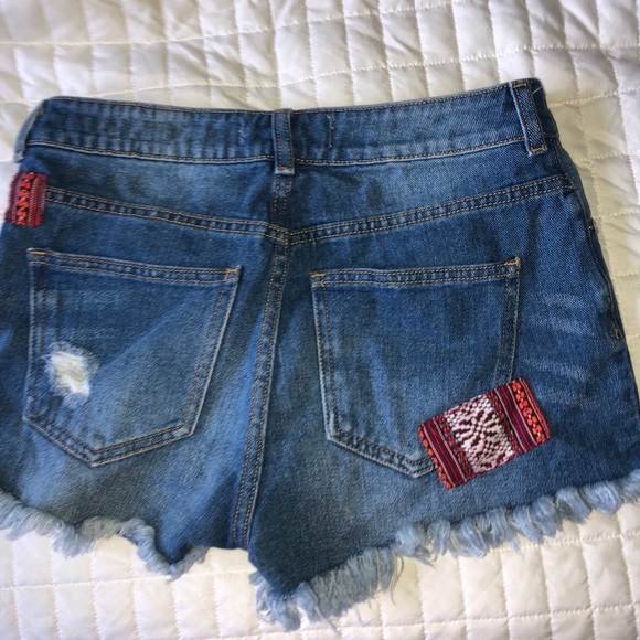 bullhead denim patched jean shorts - Picture 2 of 3